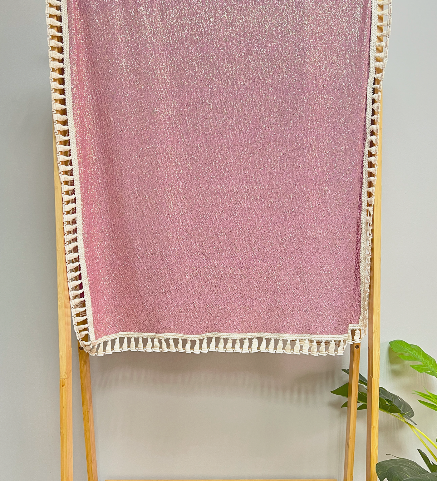 MELANIAPINKBEACHTOWEL.png